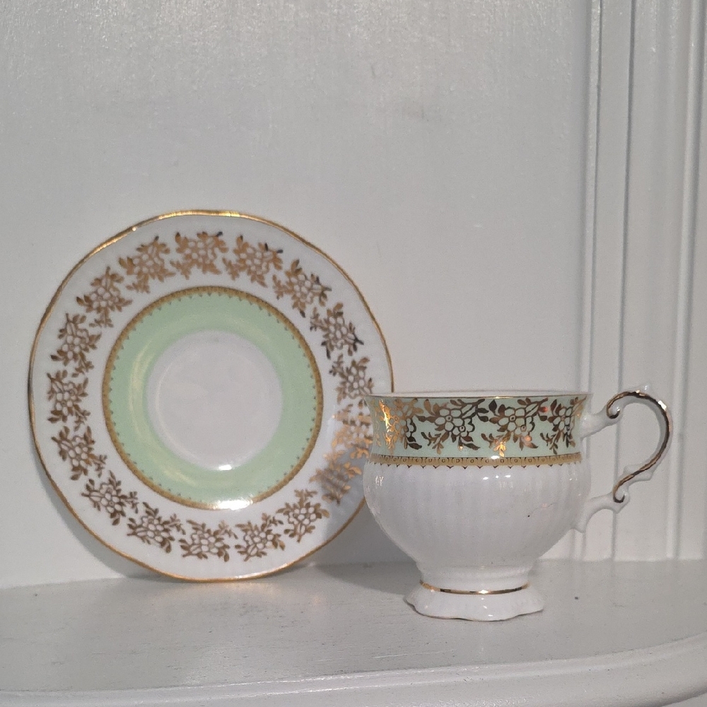 Vintage Elizabethan Fine Bone China Tea Cup and Saucer - Pink Pastel With Gold